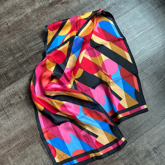 Oscar de la Renta Silk Scarf with Geometric Design - Picture 3 of 5